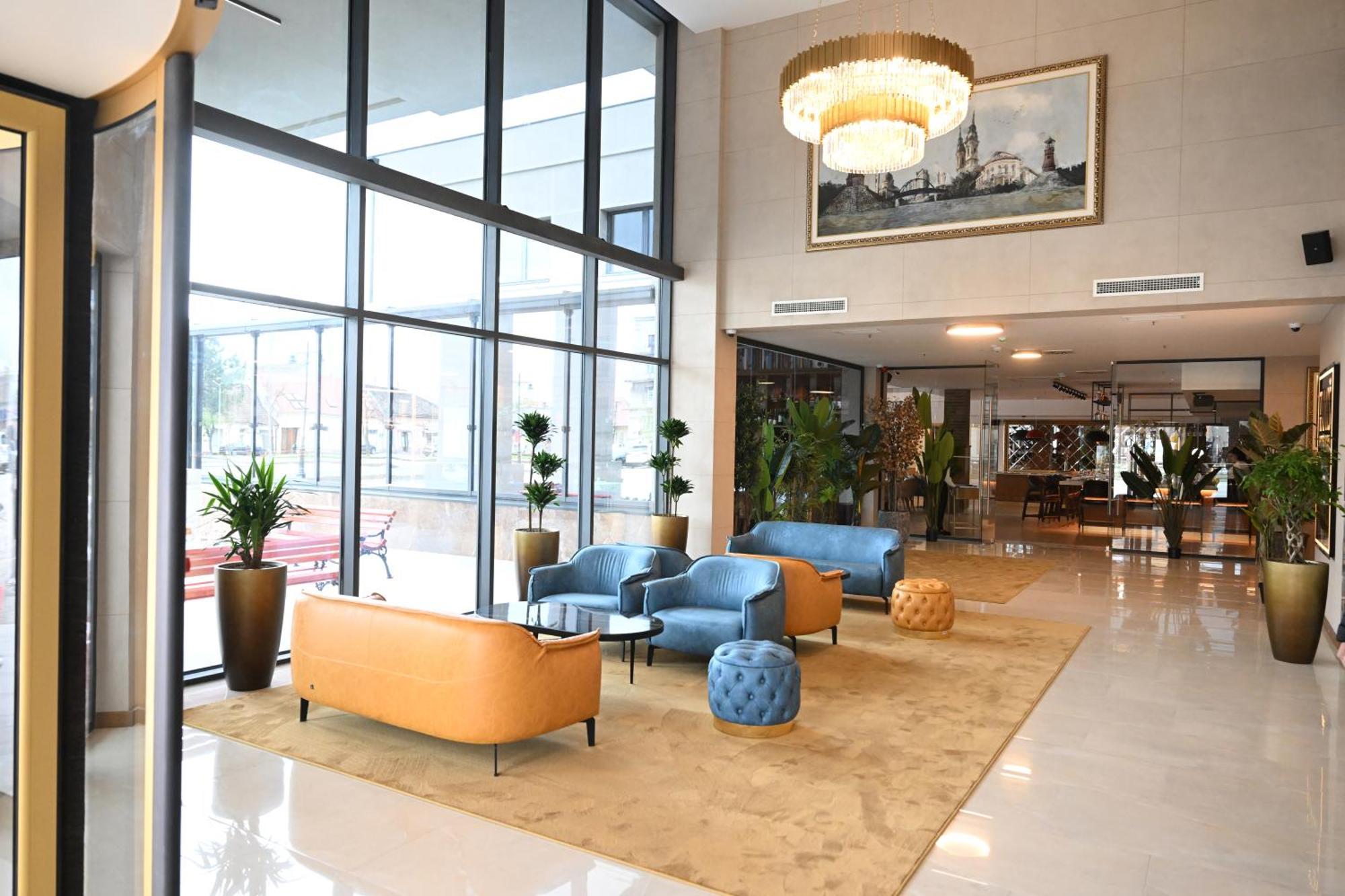 Hotel Tamis & Spa Pančevo Esterno foto